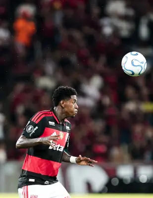 Vitão reencontra Beira-Rio em duelo do Flamengo contra o Internacional