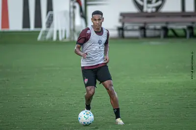 Vitória empresta Zé Breno ao Torreense-POR com opção de compra