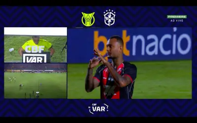 Vitória perde dois zagueiros após expulsões polêmicas contra Palmeiras
