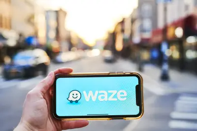 Waze lança Modo Moto com alertas de perigo para motociclistas