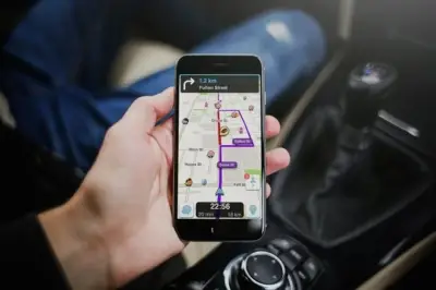 Waze lança Modo Moto com IA e integração Gemini no Brasil