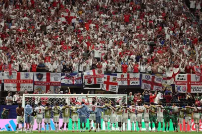 Wonderwall vira 2ª música mais tocada do Spotify após torcida inglesa na Copa
