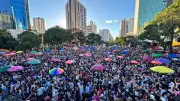 27ª Parada LGBTQIA+ de BH reúne multidão com tema democrático