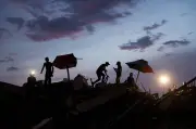 4 policiais presos na Venezuela por roubo em escombros de terremoto