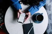 89% das empresas não proíbem WhatsApp após expediente