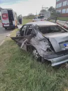 Acidente entre caminhão e carro na Via Dutra em Resende deixa ferido