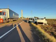 Acidente entre carros oficiais da UFMS e Saúde de Paranaíba na BR-262 deixa motorista ferido