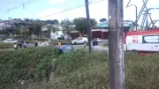 Acidente entre dois carros deixa duas pessoas feridas em Manaus