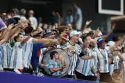 AFA negocia com Fifa para acomodar 50 mil argentinos sem ingresso em Miami