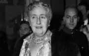 Agatha Christie convenceu Papa a manter missa em latim em 1971
