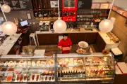 AK Deli: chef transforma conservas e memórias em novo cardápio
