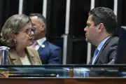 Alcolumbre adia votação de PEC que cria aposentadoria especial para agentes de saúde