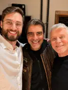 Alexandre Altoe, namorado de Miguel Falabella, compartilha foto com Junno Andrade