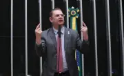Aliados celebram tentativa de pacificação entre Michelle e Flávio Bolsonaro