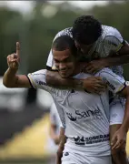 Amazonas aposta na base e vence na estreia contra Tufão