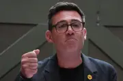 Andy Burnham se torna primeiro-ministro do Reino Unido com apoio trabalhista