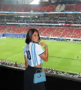 Antonella celebra vitória da Argentina com mensagem a Messi