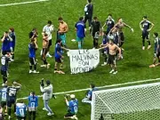 Argentina provoca Inglaterra com faixa sobre Malvinas após vaga na final