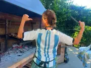 Argentinos na Inglaterra vivem clima amistoso antes da semifinal da Copa