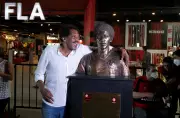 Arrascaeta e Bruno Henrique terão bustos na Gávea em novembro