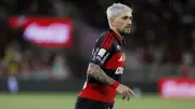 Arrascaeta volta ao Flamengo após lesão na Copa do Mundo 2026