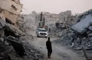 Ataques israelenses matam 5 palestinos em Gaza; trégua sob pressão