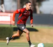 Athletico-PR tem desfalques contra São Paulo; Gilberto é titular