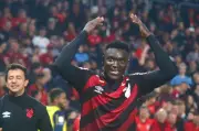 Athletico-PR vence Internacional com gol de Viveros e iguala artilharia