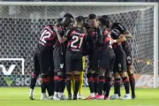 Athletico-PR vence São Paulo e mantém terceiro lugar no Brasileirão