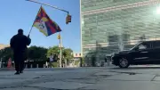 Ativista tibetano morre após autoimolação em frente à ONU em NY