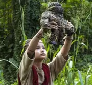 Atriz surda Kaylee Hottle, de Godzilla vs. Kong, morre aos 18 anos