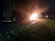 Atropelamento grave na PR-151: motorista para ajudar e é atingido