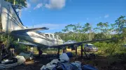 Avião usado por narcogarimpo é destruído em pista clandestina em Caroebe