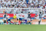 Bahia e Corinthians empatam com três gols anulados do Tricolor