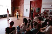Bailarina do Dutch National Ballet ministra workshop em Casimiro de Abreu