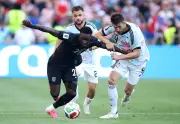 Balogun pede desculpas após eliminação dos EUA na Copa do Mundo