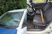 Barra de ferro se solta de caminhão e atinge carro na PR-323; dois escapam ilesos