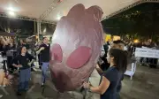 Barra gigante de chocolate em formato de ET é destaque em festival em Varginha