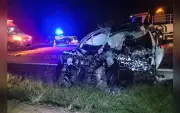 Batida entre carro e caminhão mata uma pessoa na SP-300 em Tietê