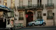 Bebê de 18 meses morre esquecida em carro de creche em Portugal