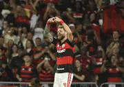 Besiktas oferece €10 mi por Léo Pereira; Flamengo avalia proposta