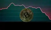 Bitcoin cai para US$ 64 mil com realização de lucros e petróleo em alta
