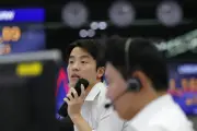 Bolsas da Ásia fecham sem direção única; Hong Kong cai com tecnologia