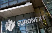 Bolsas europeias fecham em alta, exceto Londres, puxadas por balanços e dados do PIB