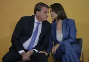 Bolsonaro detesta vídeo de Michelle postado sem autorização e briga