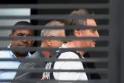 Bolsonaro pede ao STF autorização para receber Milei