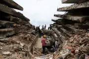 Bombeiros do RS salvam 14 vítimas em terremotos na Venezuela