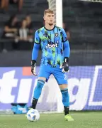 Botafogo enfrenta Santos com disputa no gol e dois novos goleiros a caminho