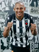 Botafogo-PB anuncia lateral Léo Pereira e busca mais reforços para Série C