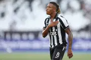 Botafogo recusa proposta do Palmeiras por Danilo; volante joga hoje